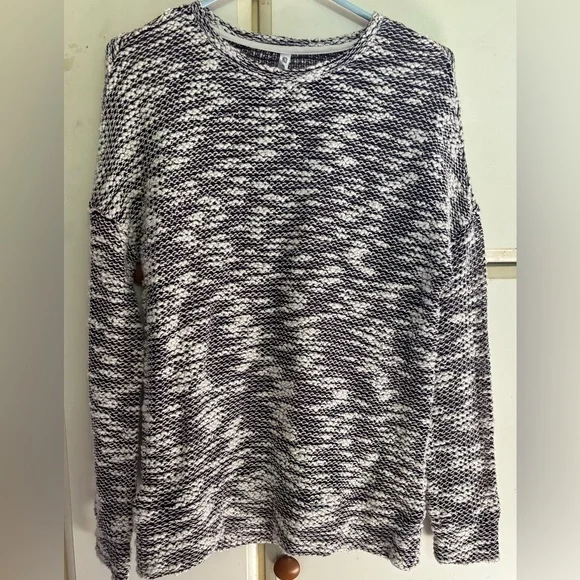 Fabletics Long Sleeve - Picture 1 of 2